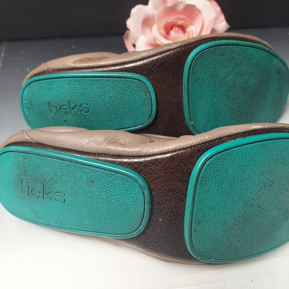 Tieks Taupe Ballet Flats office to dinner htf size 10 - Picture 4 of 7